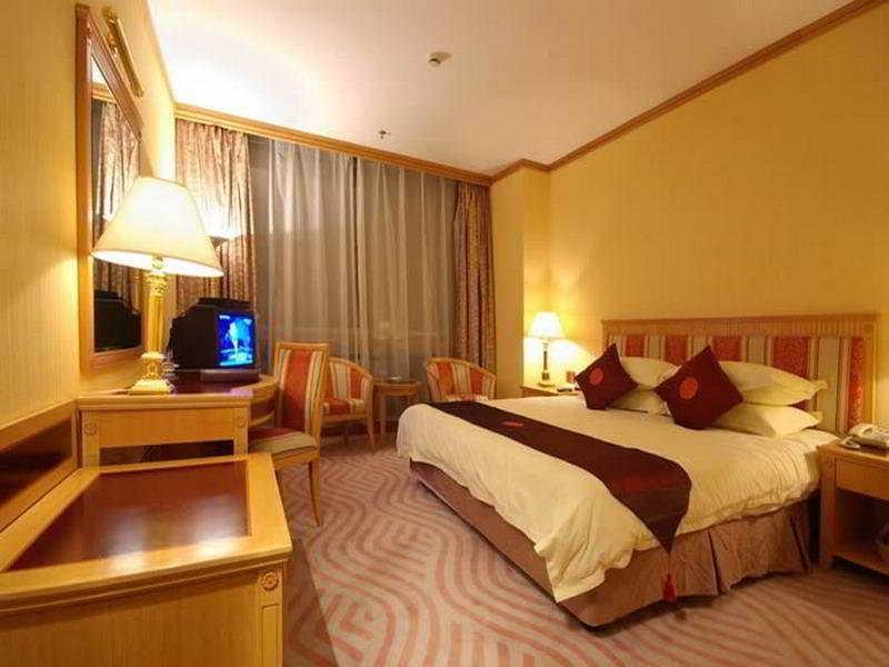 Landison Plaza International Hotel Zhenjiang  Exterior photo