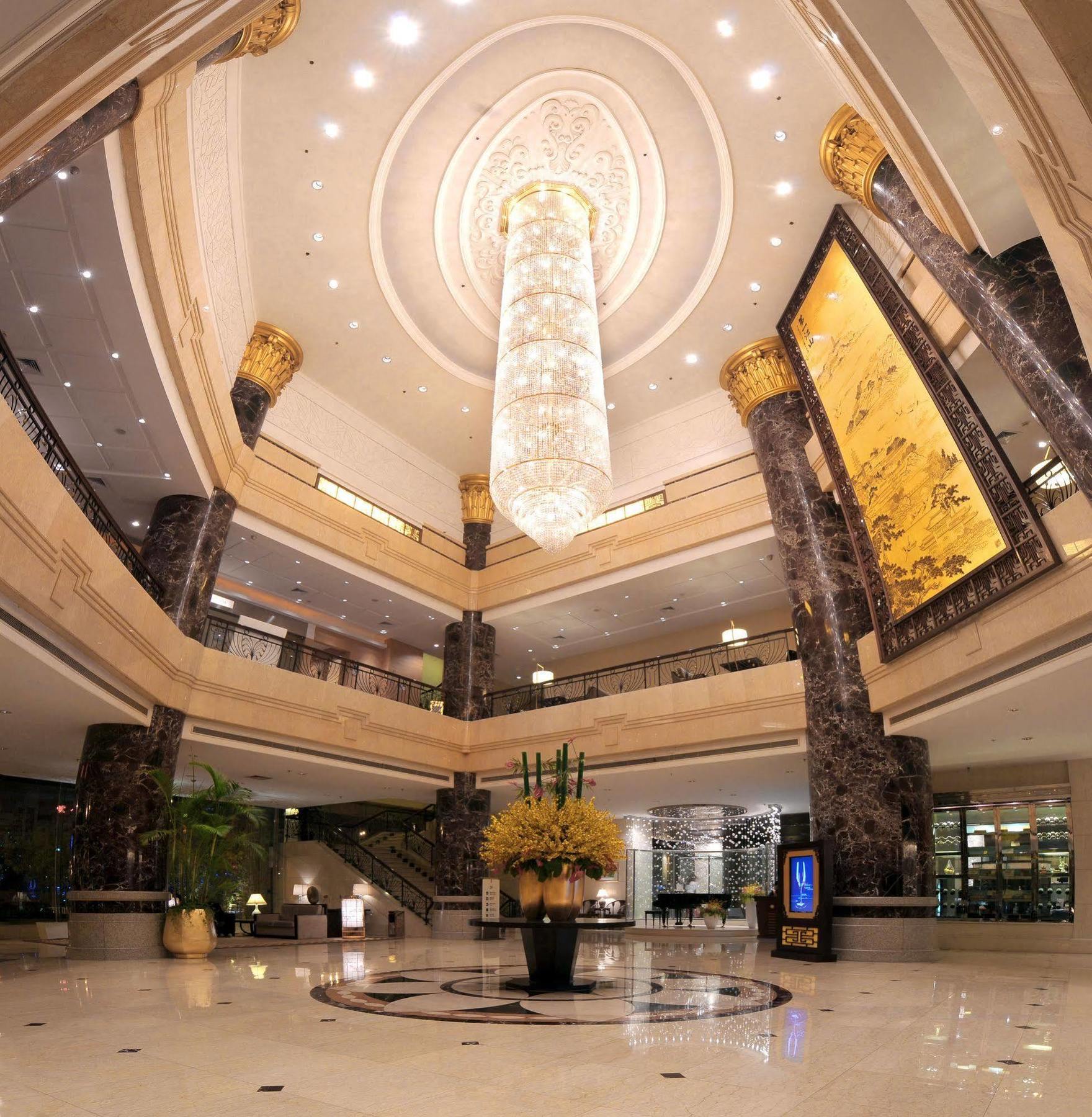 Landison Plaza International Hotel Zhenjiang  Exterior photo